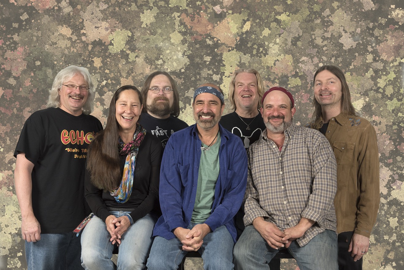 Dark Star Orchestra lead guitarist Jeff Mattson (third from the left): "We're like a family."